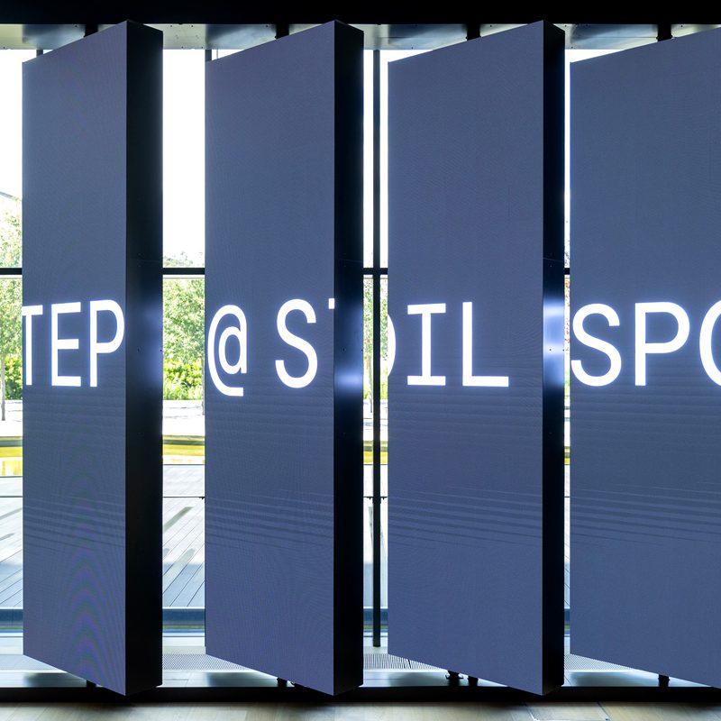 I totem LED del Windoor visti da vicino